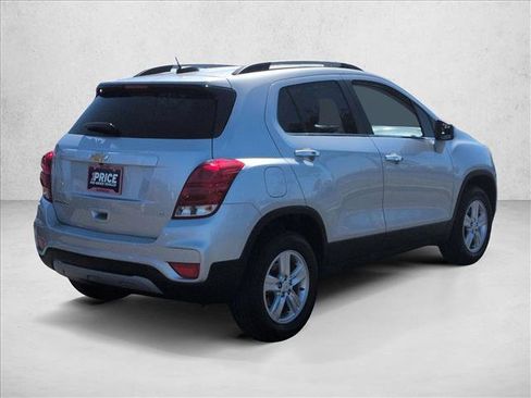 Used 2018 Chevrolet Trax LT w/ LT Convenience Package image 5
