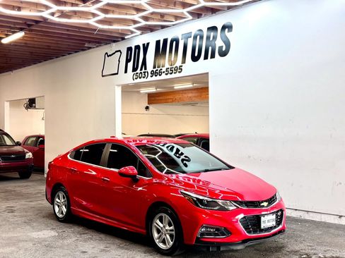 Used 2017 Chevrolet Cruze LT w/ RS Package FWD image 1