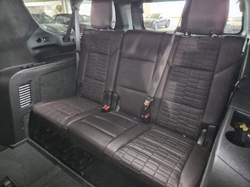 Used 2024 Cadillac Escalade ESV V w/ LPO, ONYX Package image 29