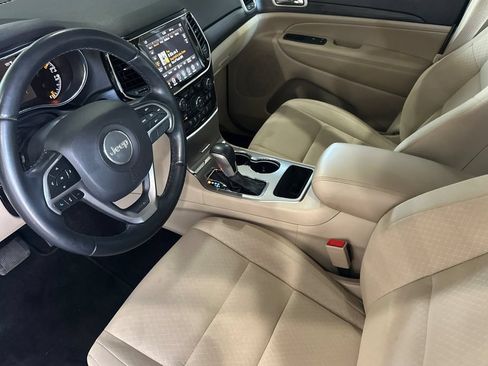 Used 2022 Jeep Grand Cherokee Laredo E RWD image 10
