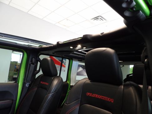 Used 2019 Jeep Wrangler Unlimited Rubicon AWD/4WD image 15