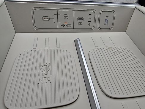 Used 2024 Hyundai Santa Fe Limited image 29