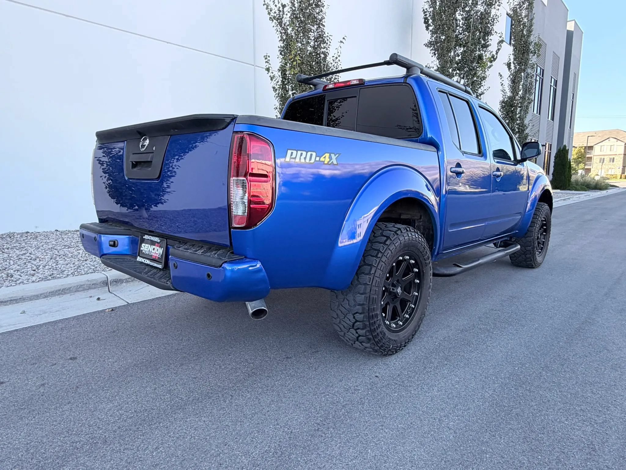Used 2015 Nissan Frontier PRO-4X w/ Pro-4x Luxury Package AWD/4WD image 6