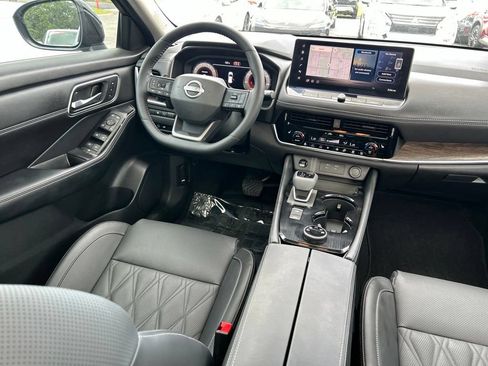 Certified 2026 Nissan Rogue Platinum w/ Platinum Premium Package AWD/4WD image 11