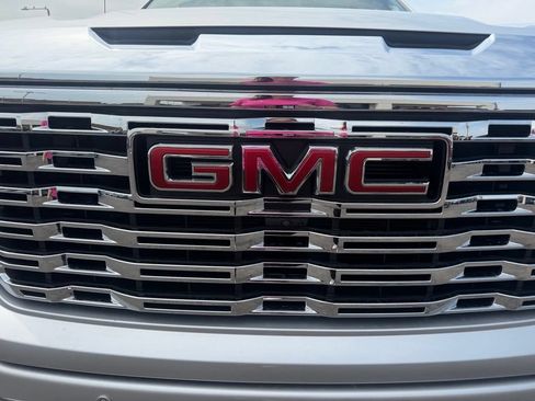 Used 2022 GMC Sierra 1500 Denali AWD/4WD image 7