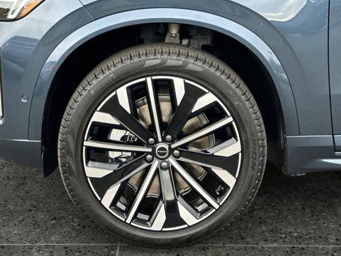 New 2026 Volvo XC90 B6 Plus w/ Protection Package Premier AWD/4WD image 11