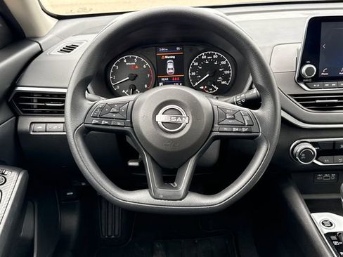 Certified 2025 Nissan Altima 2.5 S FWD image 14
