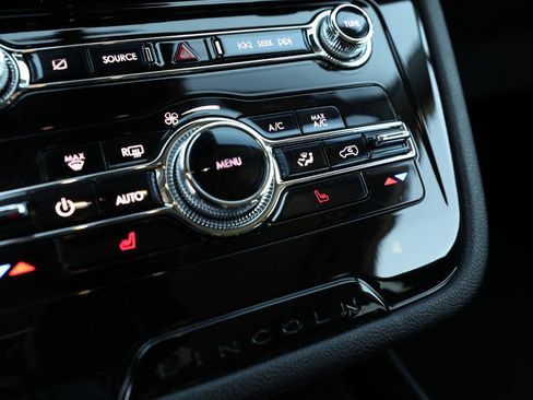 Used 2022 Lincoln Corsair FWD image 19