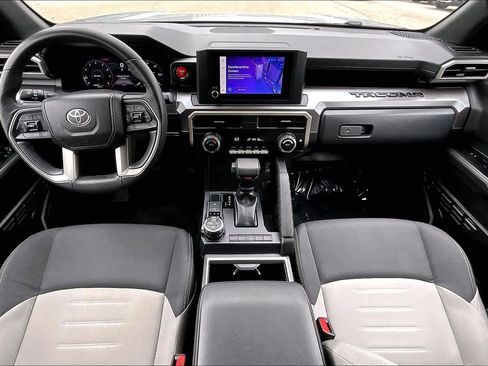 Used 2025 Toyota Tacoma TRD Off-Road AWD/4WD image 16