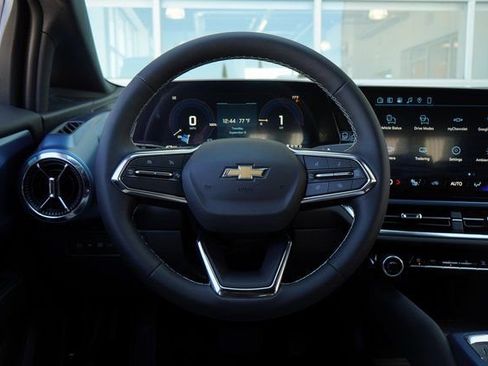 New 2026 Chevrolet Equinox EV LT AWD/4WD image 16