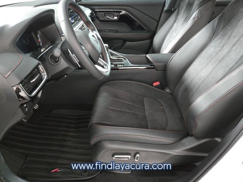 Used 2025 Acura ADX A-Spec image 7