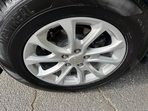 Certified 2019 Chevrolet Equinox LS w/ LS Convenience Package FWD image 7