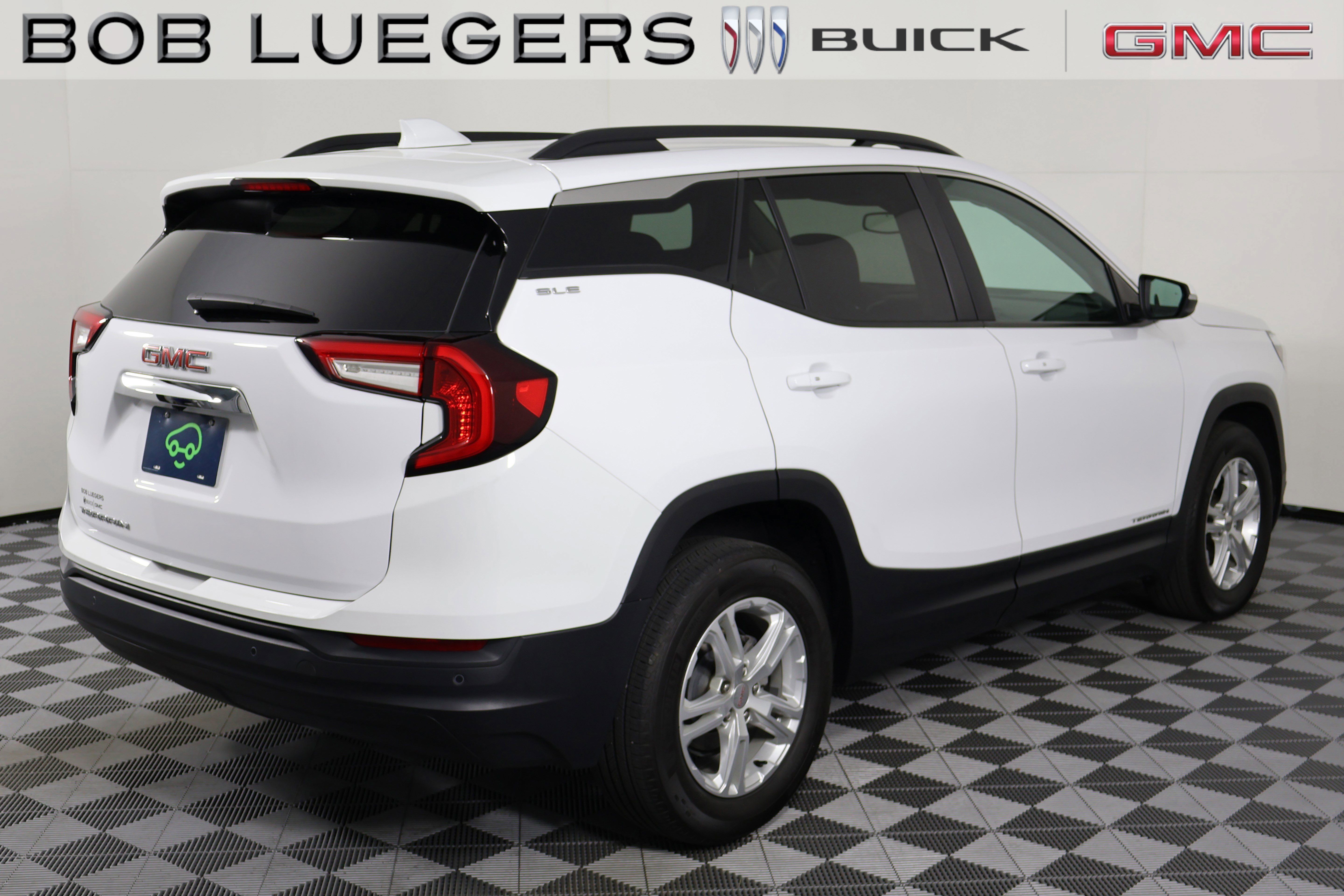 Certified 2024 GMC Terrain SLE w/ Driver Convenience Package FWD image 7
