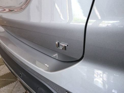 Used 2024 Chevrolet Equinox LT FWD image 10