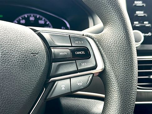 Used 2018 Honda Accord LX image 27