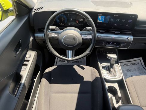 Certified 2025 Hyundai Kona SEL AWD/4WD image 12
