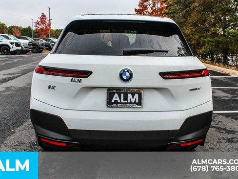 Used 2023 BMW iX xDrive50 image 10