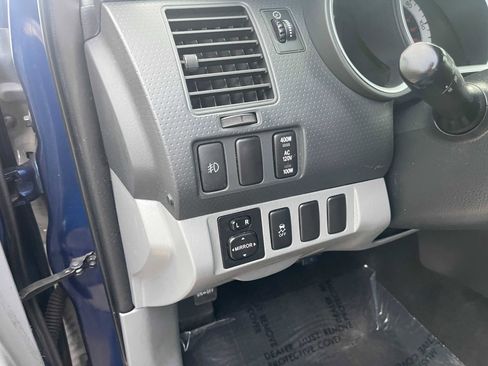 Used 2014 Toyota Tacoma PreRunner w/ TRD Sport Package image 19