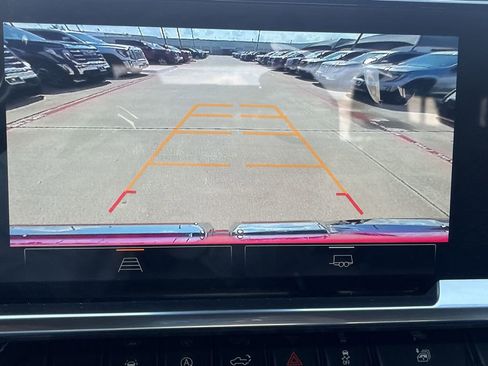 New 2025 GMC Sierra 1500 Elevation image 27