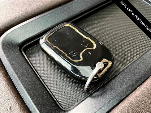 Used 2015 Chevrolet Suburban LTZ image 10