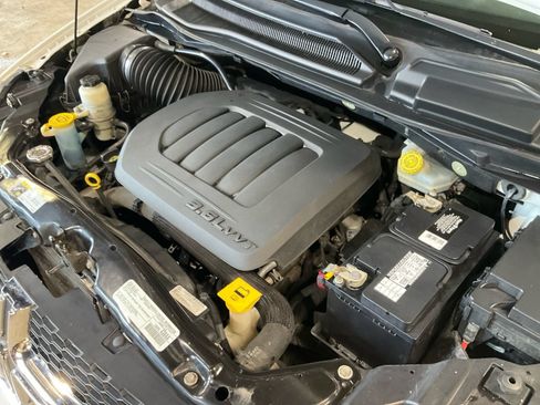 Used 2019 Dodge Grand Caravan SXT FWD image 26