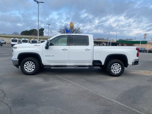 Used 2022 Chevrolet Silverado 2500 LTZ w/ LTZ Convenience Package AWD/4WD image 4