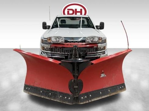 Used 2019 Chevrolet Silverado 2500 W/T w/ Snow Plow Prep Package image 6
