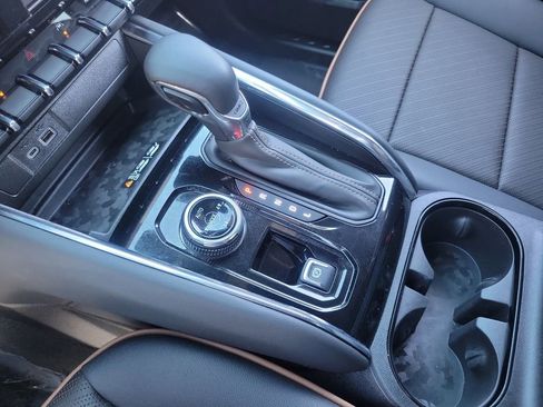 Used 2025 GMC Canyon AT4 w/ Nightfall Edition image 13