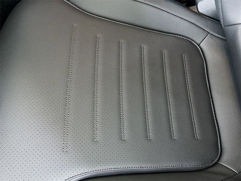 Used 2025 Mercedes-Benz C 300 4MATIC Sedan image 24