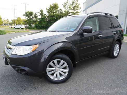 Used 2012 Subaru Forester 2.5X Premium w/ All-Weather Pkg AWD/4WD image 3