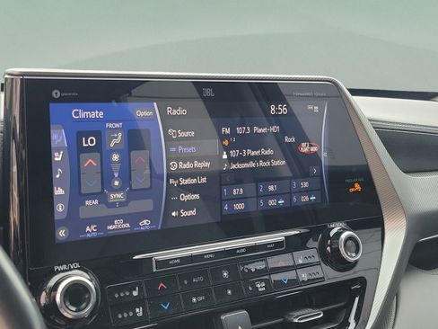Used 2021 Toyota Highlander Platinum AWD/4WD image 12
