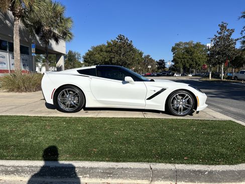 Used 2017 Chevrolet Corvette Stingray w/ 2LT Preferred Equipment Group image 2