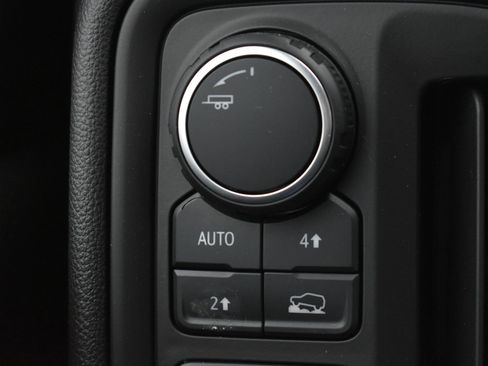 Used 2022 Chevrolet Silverado 1500 Custom image 18