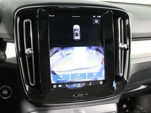 Used 2024 Volvo XC40 B5 Core AWD/4WD image 23