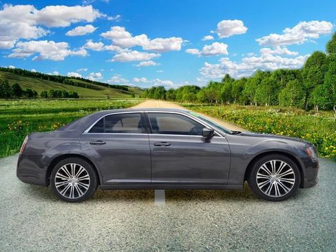 Used 2014 Chrysler 300 S w/ Light Group RWD image 7