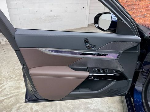 Used 2026 BMW 740i xDrive image 10