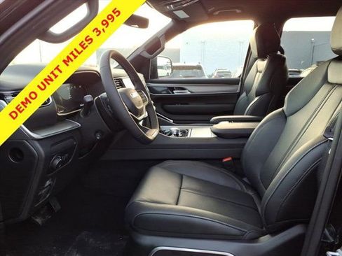 New 2026 Jeep Grand Wagoneer Limited w/ 8-Passenger Seating Package AWD/4WD image 13