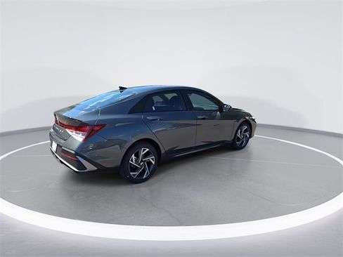 New 2025 Hyundai Elantra Sport image 8