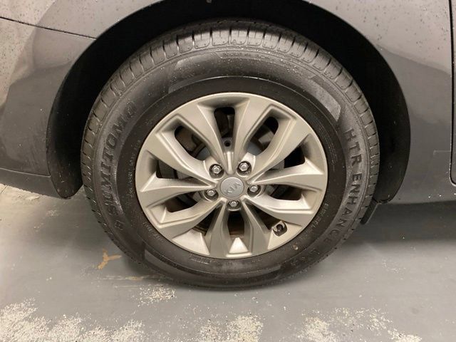 Used 2019 Kia Sedona LX FWD image 32