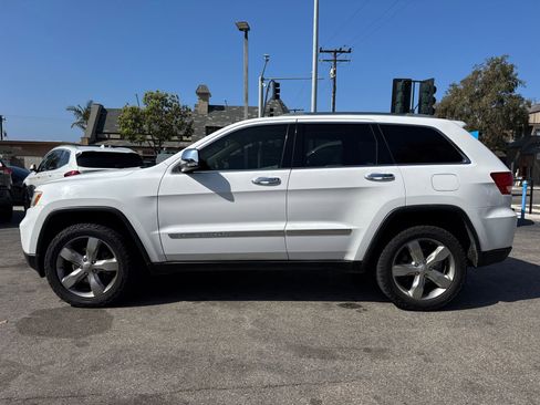 Used 2013 Jeep Grand Cherokee Overland image 5