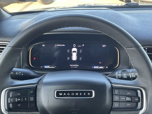 Used 2024 Jeep Wagoneer Series III image 15