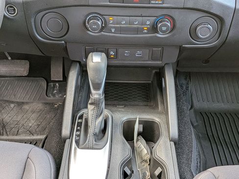 Used 2024 Nissan Frontier S w/ Technology Package image 21