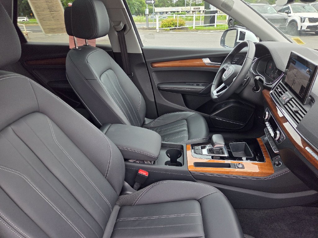 Used 2023 Audi Q5 2.0T Premium Plus w/ Premium Plus Package AWD/4WD image 29