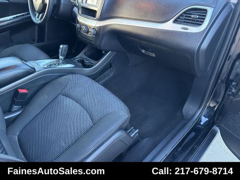 Used 2019 Dodge Journey SE image 85