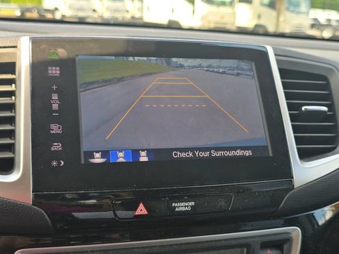 Used 2016 Honda Pilot Touring image 33