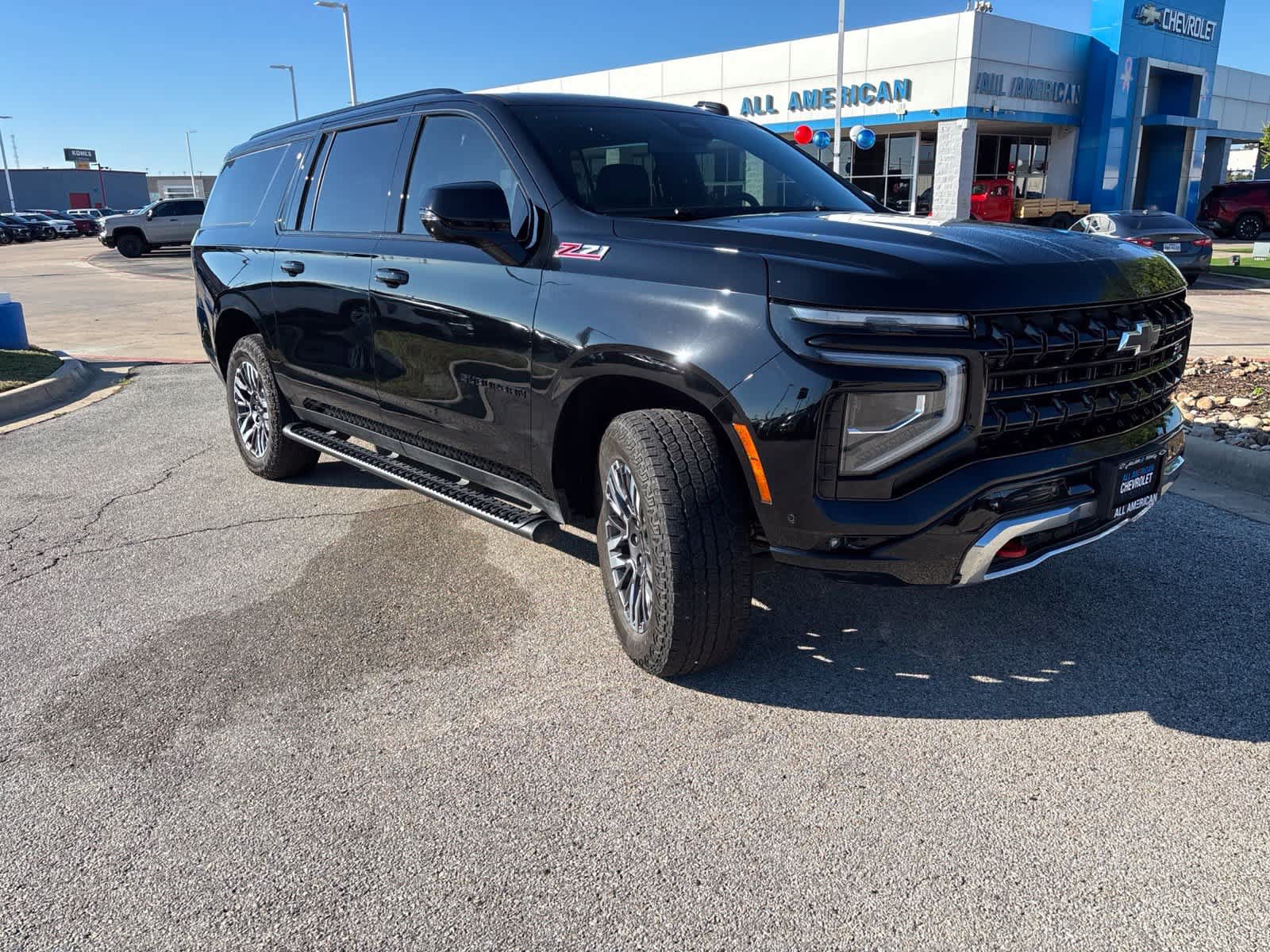 Used 2025 Chevrolet Suburban Z71 w/ Comfort Package AWD/4WD image 3