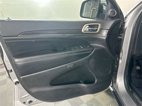 Certified 2017 Jeep Grand Cherokee Limited image 17