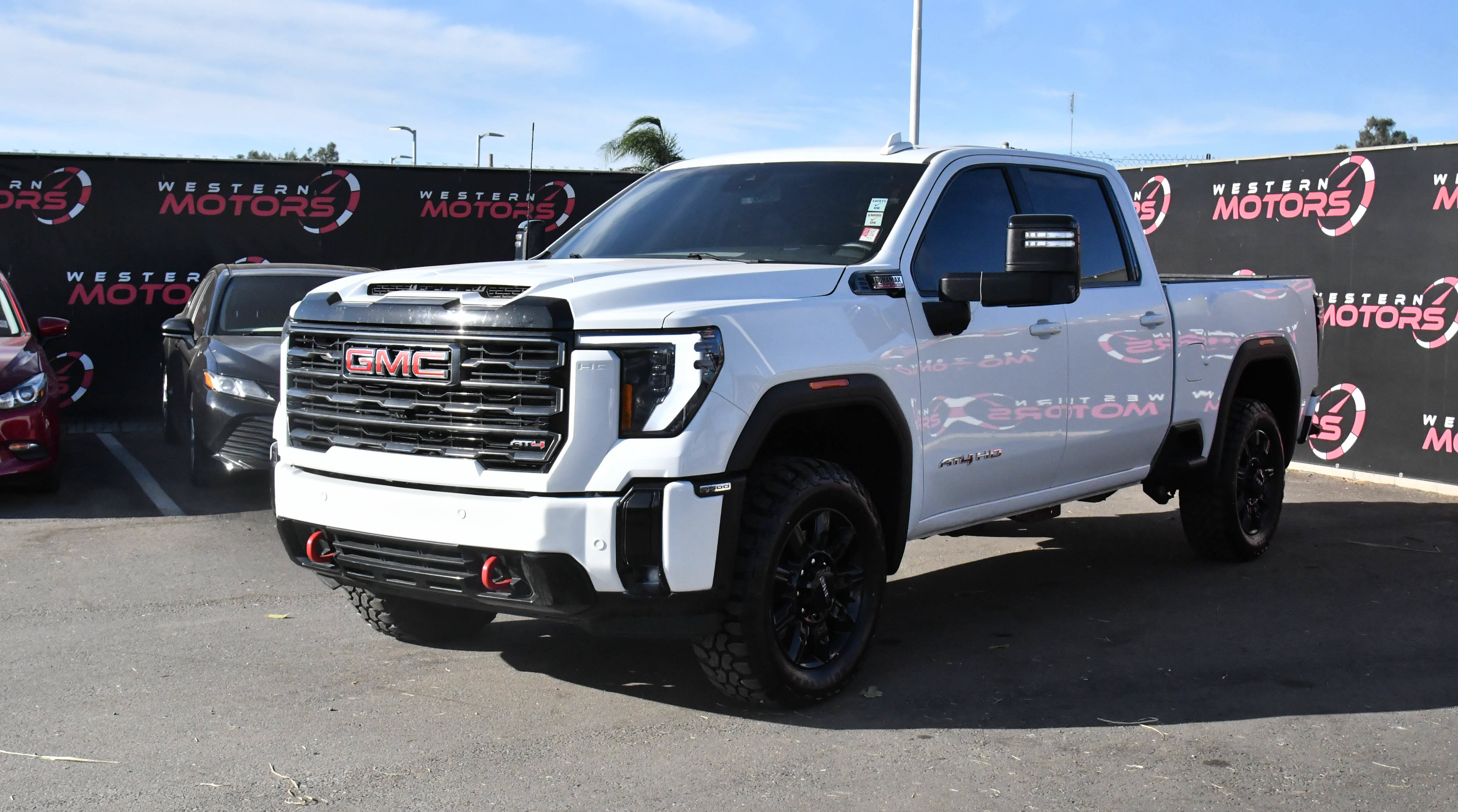 Used 2026 GMC Sierra 2500 AT4 AWD/4WD image 3