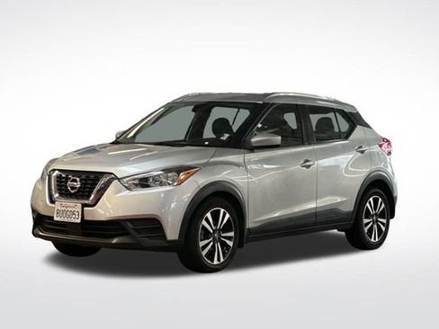 Used 2020 Nissan Kicks SV image 9