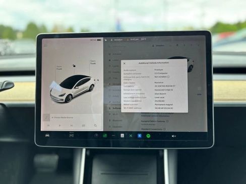 Used 2018 Tesla Model 3 Mid Range RWD image 15